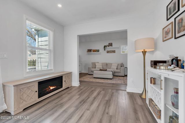 11 Borden Street, Shrewsbury Boro, NJ 07702