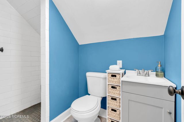 11 Borden Street, Shrewsbury Boro, NJ 07702