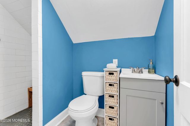 11 Borden Street, Shrewsbury Boro, NJ 07702