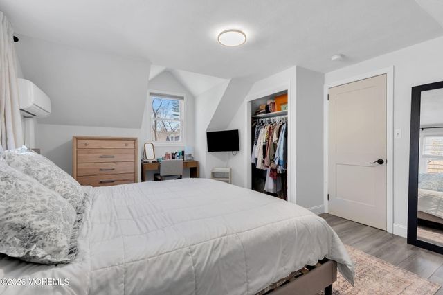 11 Borden Street, Shrewsbury Boro, NJ 07702