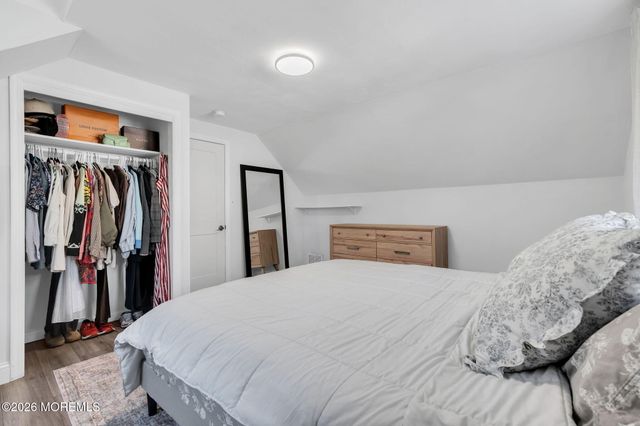 11 Borden Street, Shrewsbury Boro, NJ 07702