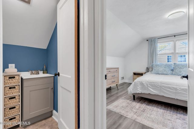 11 Borden Street, Shrewsbury Boro, NJ 07702