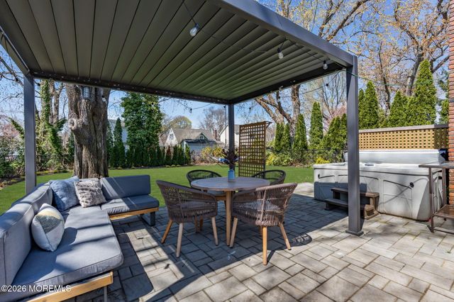 11 Borden Street, Shrewsbury Boro, NJ 07702