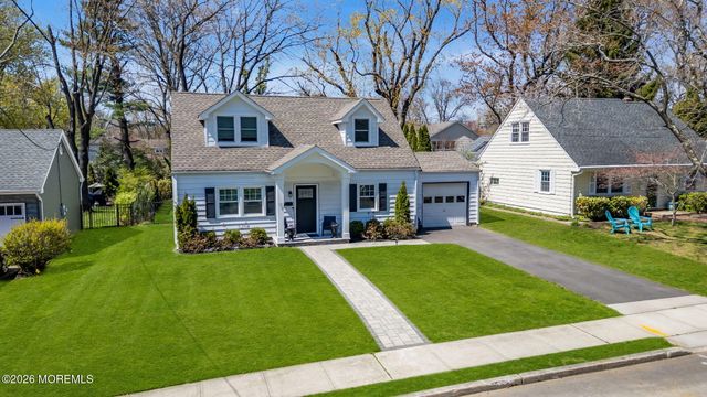 11 Borden Street, Shrewsbury Boro, NJ 07702