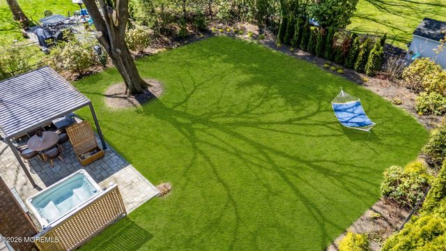 11 Borden Street, Shrewsbury Boro, NJ 07702