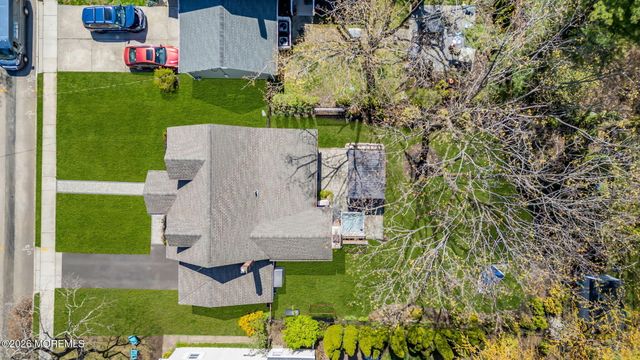 11 Borden Street, Shrewsbury Boro, NJ 07702