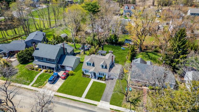 11 Borden Street, Shrewsbury Boro, NJ 07702