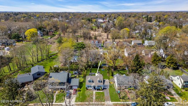 11 Borden Street, Shrewsbury Boro, NJ 07702