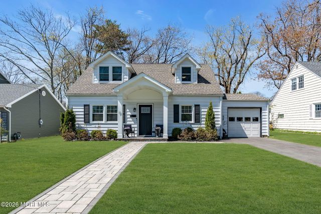 11 Borden Street, Shrewsbury Boro, NJ 07702