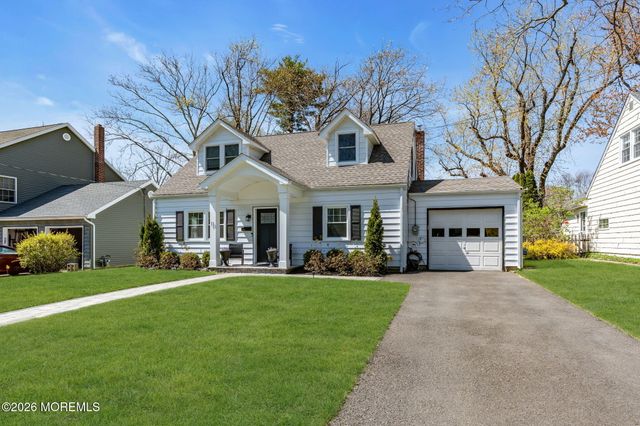 11 Borden Street, Shrewsbury Boro, NJ 07702