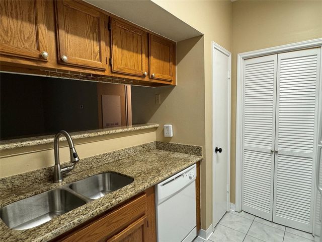 6500 Harbor Town Drive 3401, Houston, TX 77036