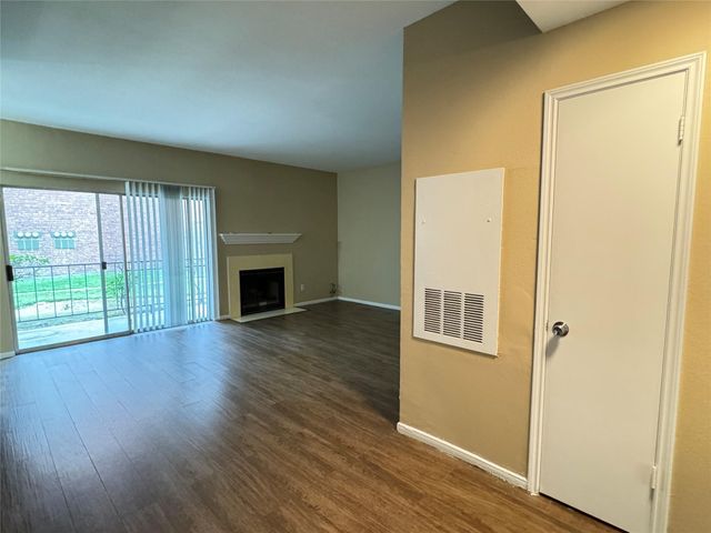 6500 Harbor Town Drive 3401, Houston, TX 77036