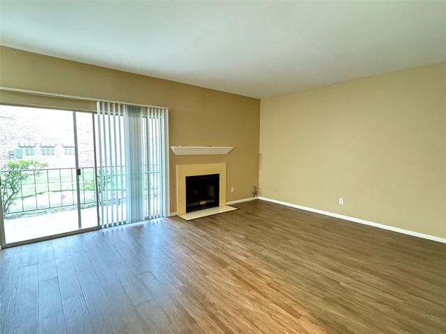 6500 Harbor Town Drive 3401, Houston, TX 77036