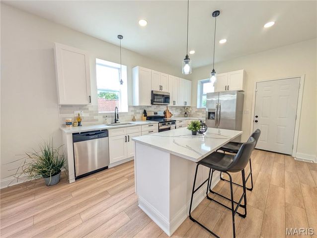 3000 California Avenue, St Louis, MO 63118