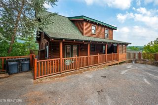2301 Hollow Branch Way, Pigeon Forge, TN 37863