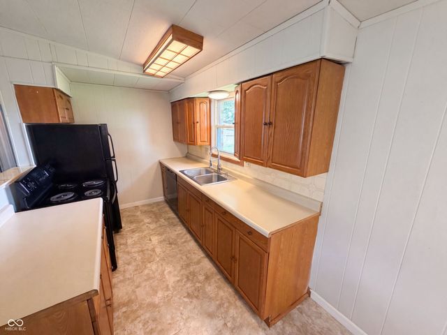2584 E Phylbeck Avenue, Terre Haute, IN 47805
