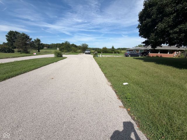 2584 E Phylbeck Avenue, Terre Haute, IN 47805