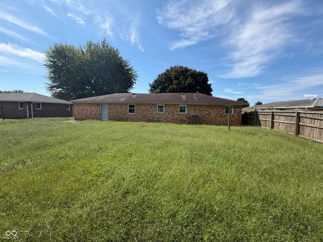 2584 E Phylbeck Avenue, Terre Haute, IN 47805