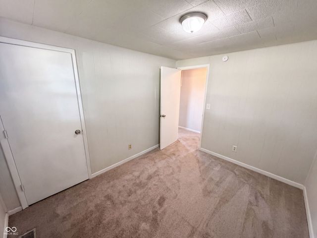 2584 E Phylbeck Avenue, Terre Haute, IN 47805