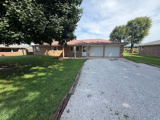 2584 E Phylbeck Avenue, Terre Haute, IN 47805