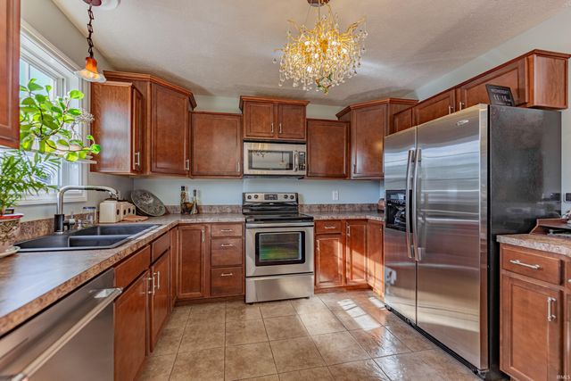 2525 Aruba Court, Evansville, IN 47725