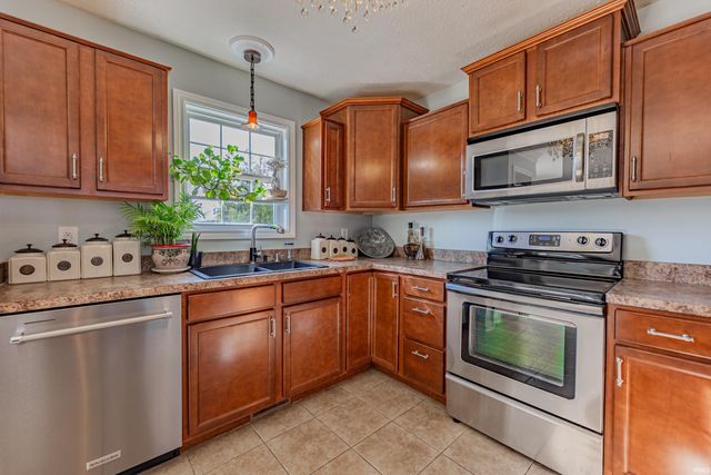 2525 Aruba Court, Evansville, IN 47725