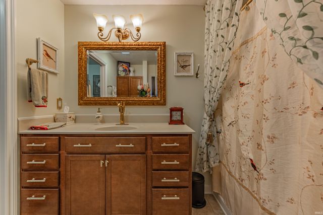 2525 Aruba Court, Evansville, IN 47725