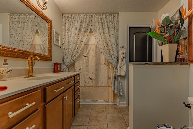 2525 Aruba Court, Evansville, IN 47725