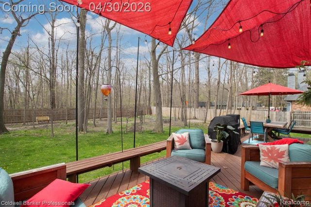 1345 Kings Pointe Road, Grand Blanc, MI 48439