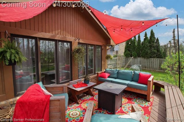 1345 Kings Pointe Road, Grand Blanc, MI 48439