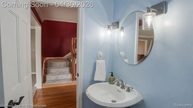 1345 Kings Pointe Road, Grand Blanc, MI 48439