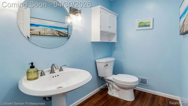 1345 Kings Pointe Road, Grand Blanc, MI 48439