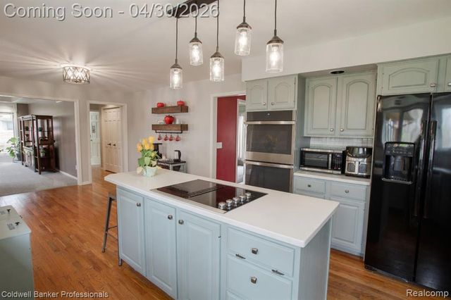 1345 Kings Pointe Road, Grand Blanc, MI 48439