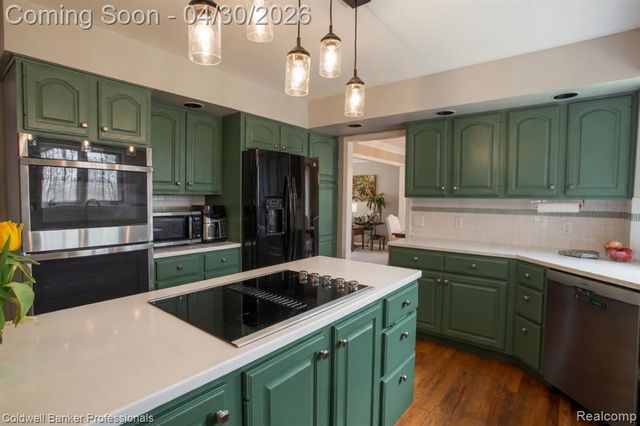 1345 Kings Pointe Road, Grand Blanc, MI 48439