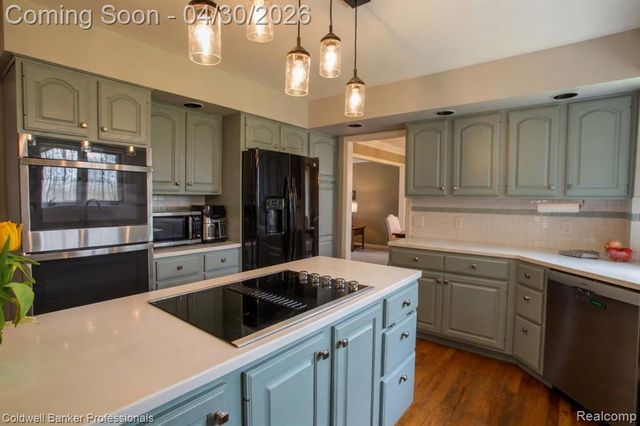 1345 Kings Pointe Road, Grand Blanc, MI 48439