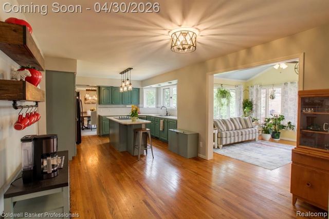 1345 Kings Pointe Road, Grand Blanc, MI 48439
