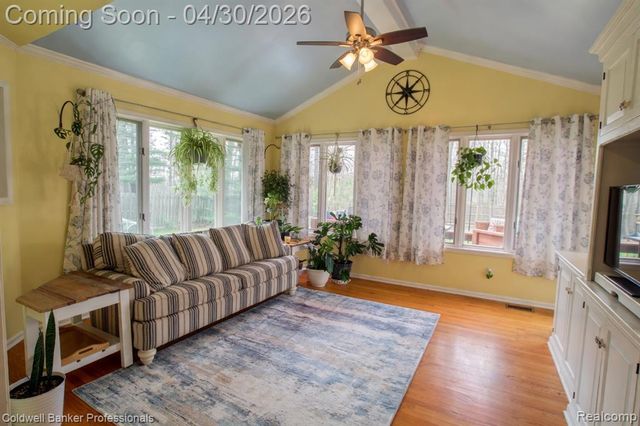 1345 Kings Pointe Road, Grand Blanc, MI 48439