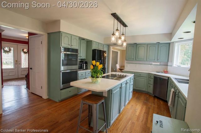 1345 Kings Pointe Road, Grand Blanc, MI 48439