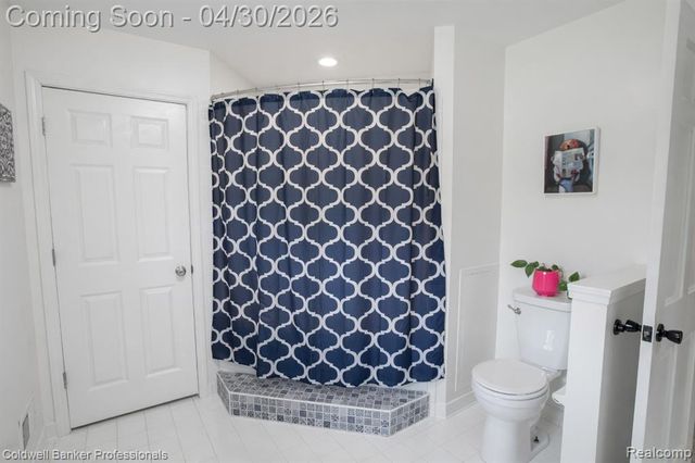 1345 Kings Pointe Road, Grand Blanc, MI 48439