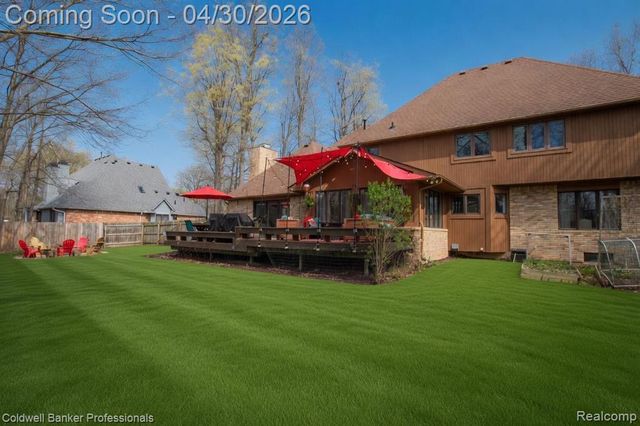 1345 Kings Pointe Road, Grand Blanc, MI 48439