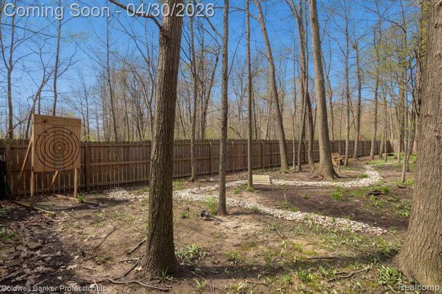 1345 Kings Pointe Road, Grand Blanc, MI 48439