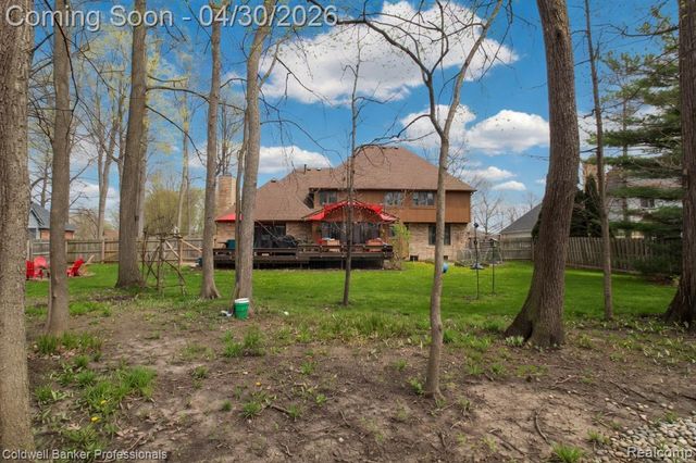 1345 Kings Pointe Road, Grand Blanc, MI 48439