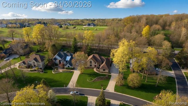1345 Kings Pointe Road, Grand Blanc, MI 48439