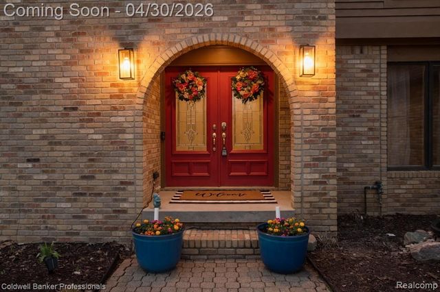 1345 Kings Pointe Road, Grand Blanc, MI 48439