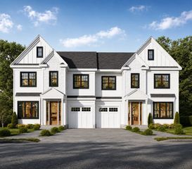 4 Crescent A, Needham, MA 02494
