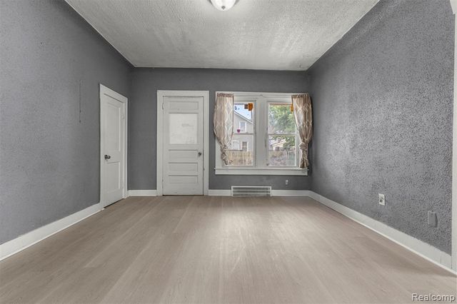 8889 Lane Street, Detroit, MI 48209