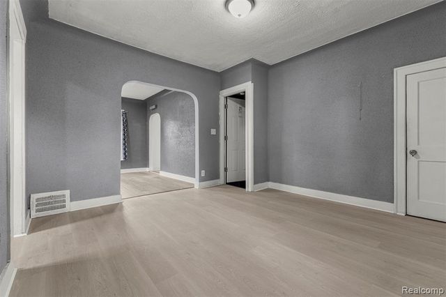 8889 Lane Street, Detroit, MI 48209