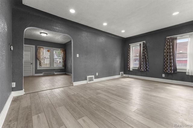 8889 Lane Street, Detroit, MI 48209