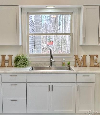 219 S Nine Mile Road, Midland, MI 48640