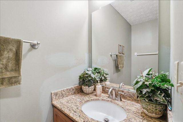 5521 Mirage Drive, Hilliard, OH 43026